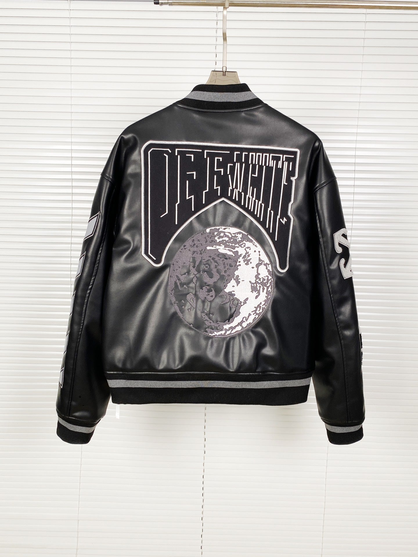 Off-white baseball jacket black