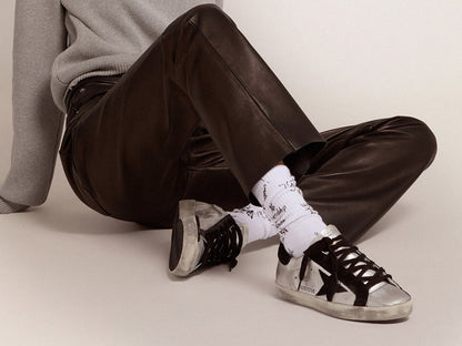 GOLDEN GOOSE حذاء Super-Star نسائي من الجلد الفضي بلمسات متباينة