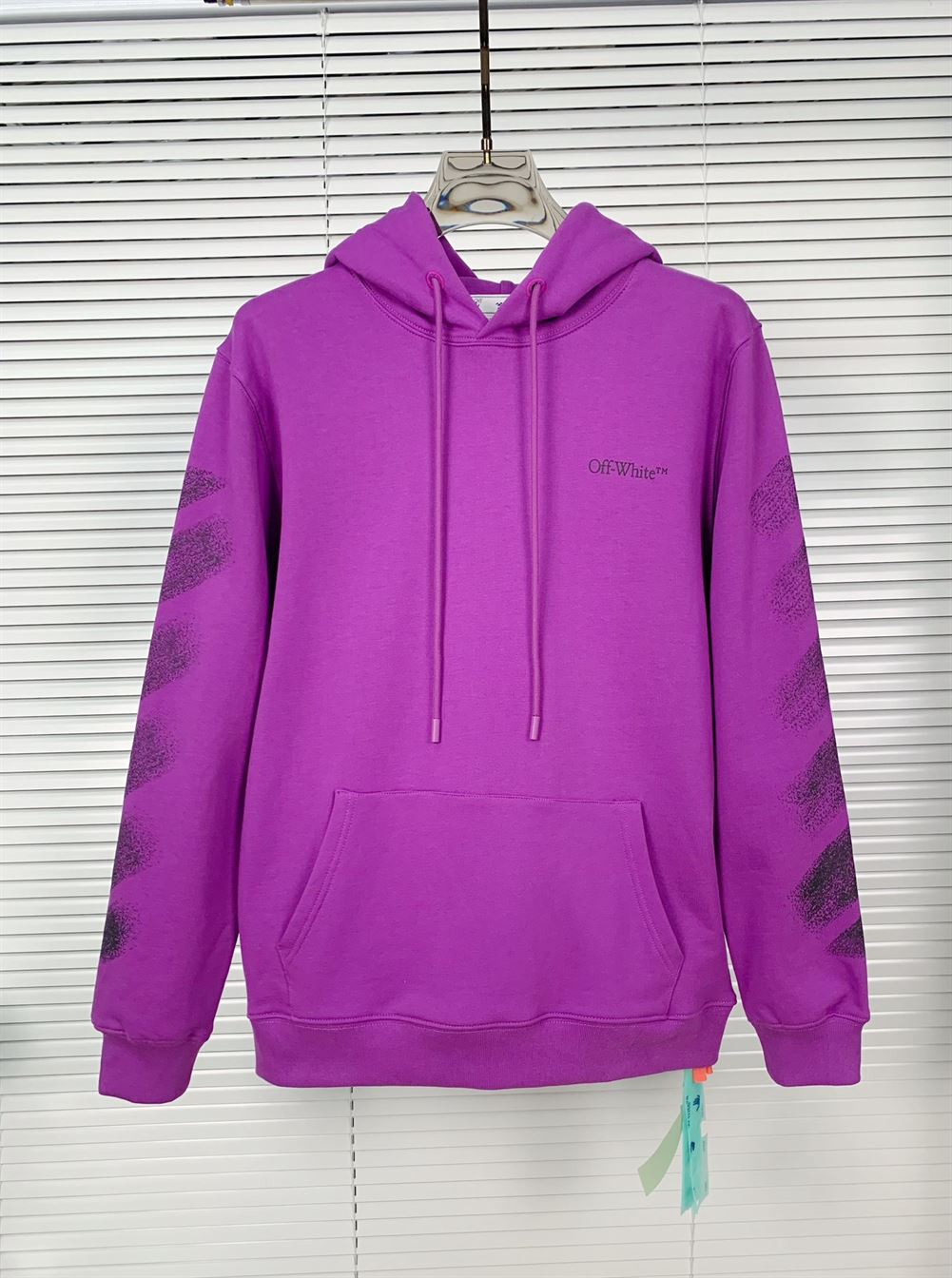 OFF-WHITE ARROWS-PRINT DRAWSTRING HOODIE – OS013