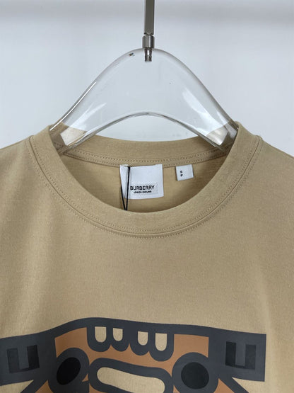 BURBERRY LOGO PRINT COTTON OVERSIZE T-SHIRT – IN SOFT FAWN – BRS006