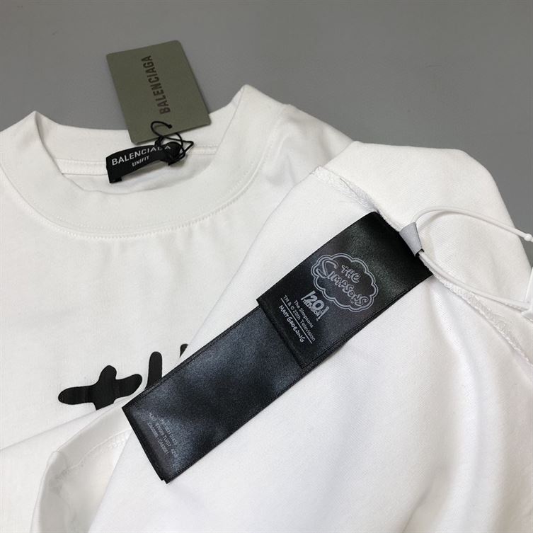 BALENCIAGA MEN’S THE SIMPSONS TM &  20TH TELEVISION T-SHIRT OVERSIZED IN WHITE – BAS005