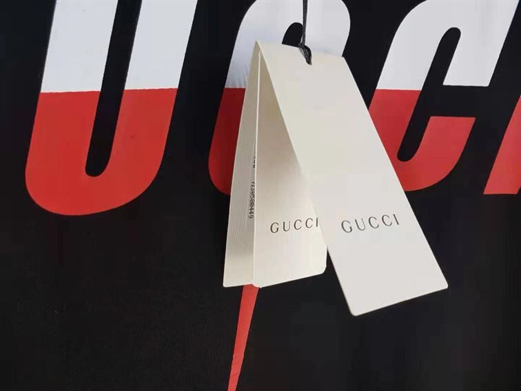 GUCCI BLACK COTTON T-SHIRT WITH GUCCI BLADE PRINT – GGS010