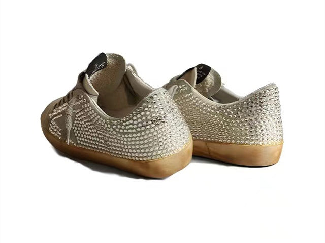 GOLDEN GOOSE حذاء Super-Star نسائي مرصع بالماس بالكامل ونجمة رمادية