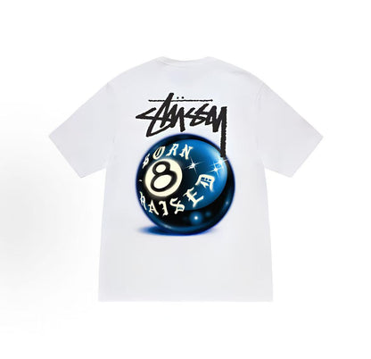 Stussy x BORN x RAISED Collaboration Collection SS23 8 BALL TEE - A white round-neck short-sleeved American retro T-shirt with 8-ball and 8-table tennis prints, available for both men and women.