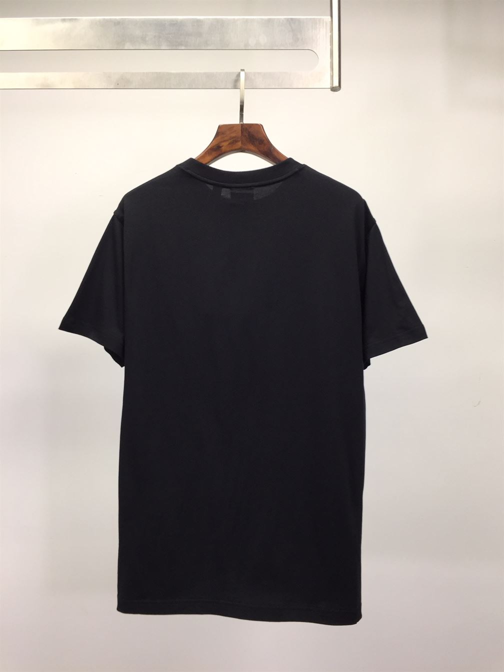 BURBERRY LOGO PRINT OVERSIZED T-SHIRT – BRS007