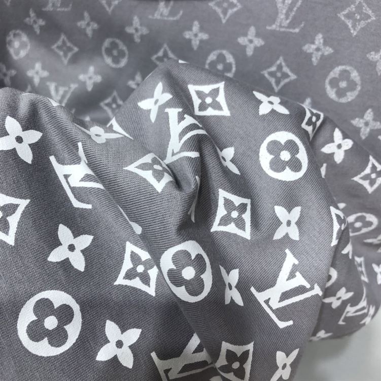LOUIS VUITTON LVSE MONOGRAM GRADIENT T-SHIRT – LVTS055