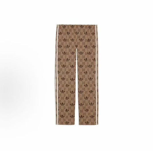 GUCCI x adidas originals - Adidas x Gucci collaboration collection - Letter logo printed stretch pants - Knitted sport pants - Men's style - Brown color