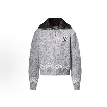 LOUIS VUITTON × Nigo Collaboration Collection for FW25 Winter Season - Fish Pattern Plaid Collar Sweater Coat for Men - Light Gray