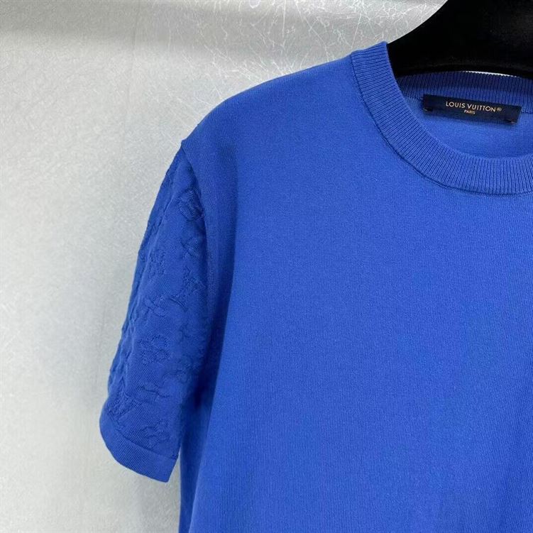 LOUIS VUITTON SHORT-SLEEVED SIGNATURE CREWNECK – LVTS069