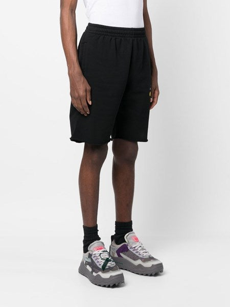Off-white Bermuda shorts with arrows on the back black