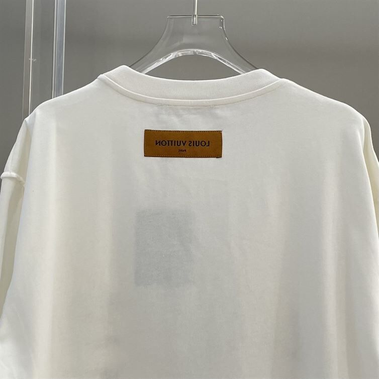 LOUIS VUITTON SIGNATURE PRINT T-SHIRT – LVTS046