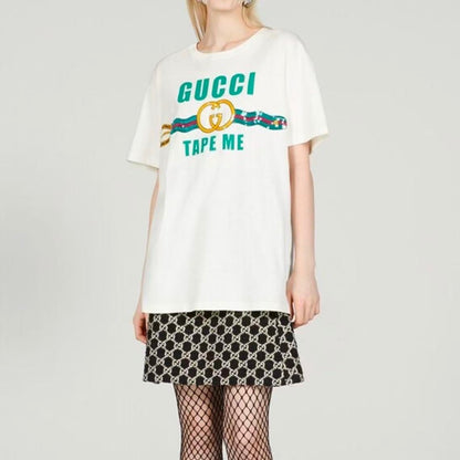 GUCCI 2023 Spring Collection - Letter Logo Printed Round-neck Pullover Short-Sleeve T-shirt (Unisex style) - White