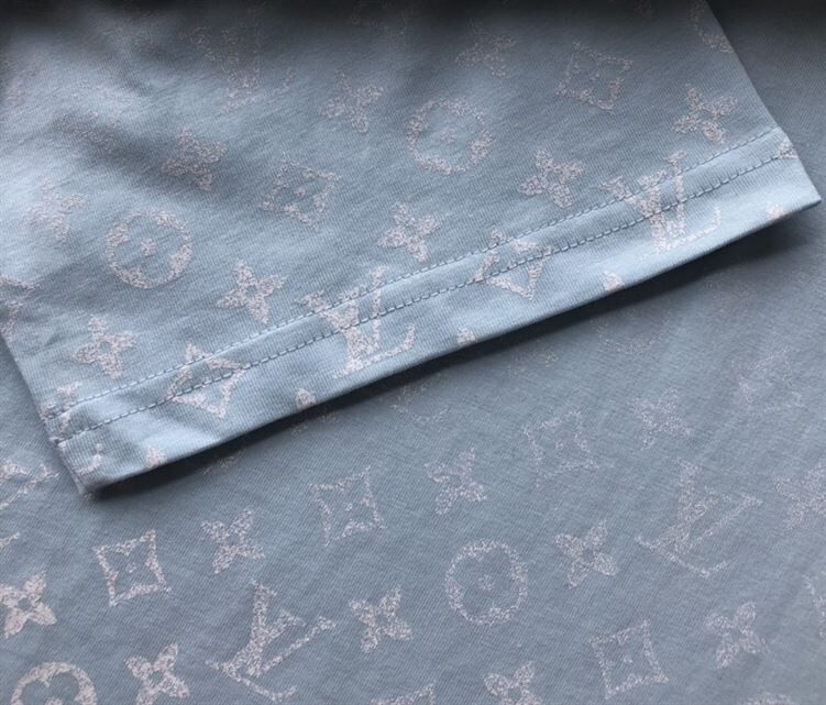 LOUIS VUITTON LVSE MONOGRAM GRADIENT T-SHIRT – LVTS044
