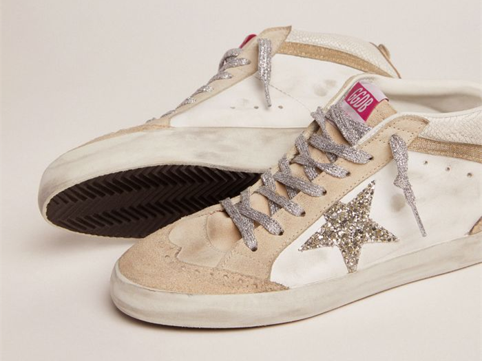 حذاء سنيكرز "Mid Star LTD" من GOLDEN GOOSE بنجمة لامعة خضراء فاتحة وتطعيم جلدي بطبعة جلد الثعبان