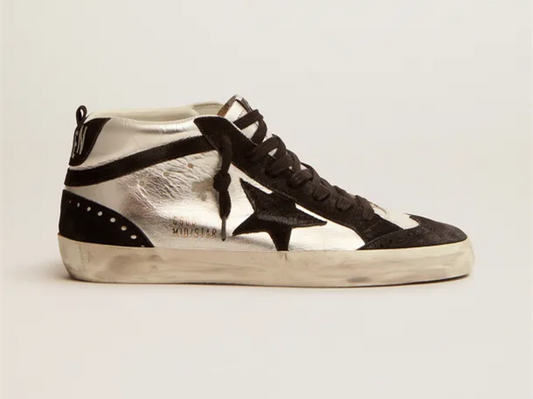 GOLDEN GOOSE حذاء سنيكرز Mid Star LTD من الجلد الفضي اللامع والجلد السويدي الأسود