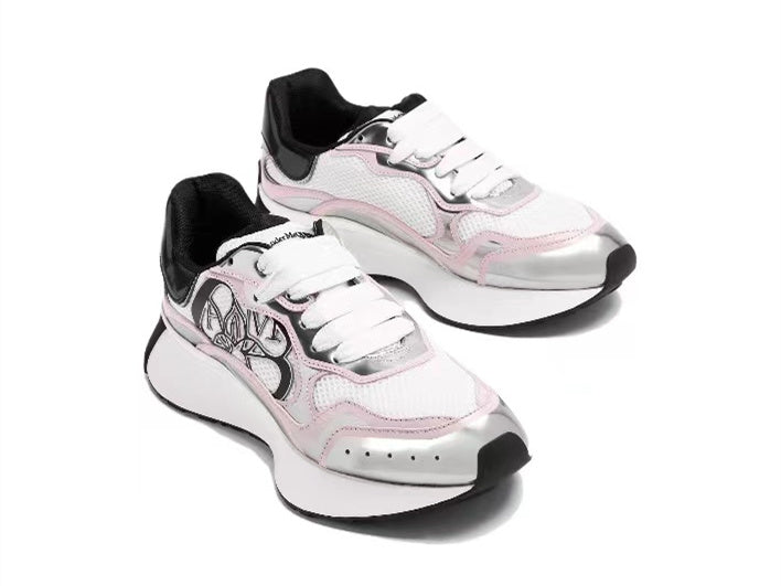 Alexander Mcqueen Women's Sprint Runner in White/pale Pink/black/silver