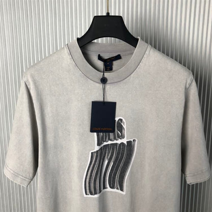 LOUIS VUITTON GRAPHIC LV SIGNATURE T-SHIRT – LVTS071