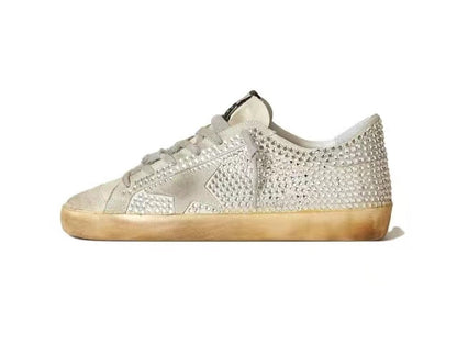 GOLDEN GOOSE حذاء Super-Star نسائي مرصع بالماس بالكامل ونجمة رمادية