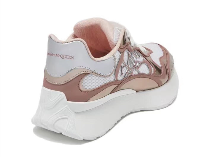 Alexander Mcqueen Women's Sprint Runner in White/vanilla/patchouli/silver