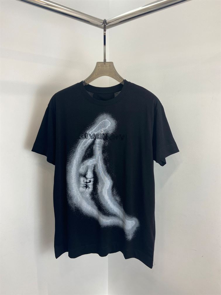 GIVENCHY 4G T-SHIRT WITH TAG EFFECT MOON PRINT IN BLACK – GTS011