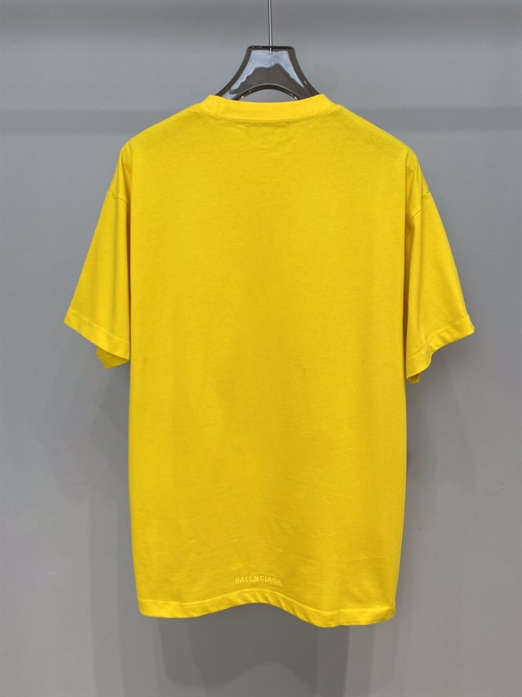 BALENCIAGA MEN’S THE SIMPSONS TM &  20TH TELEVISION T-SHIRT OVERSIZED IN YELLOW – BAS007