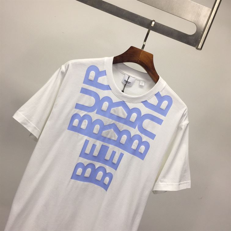 BURBERRY LOGO PRINT COTTON OVERSIZED T-SHIRT IN WHITE/BLUE – BRS005