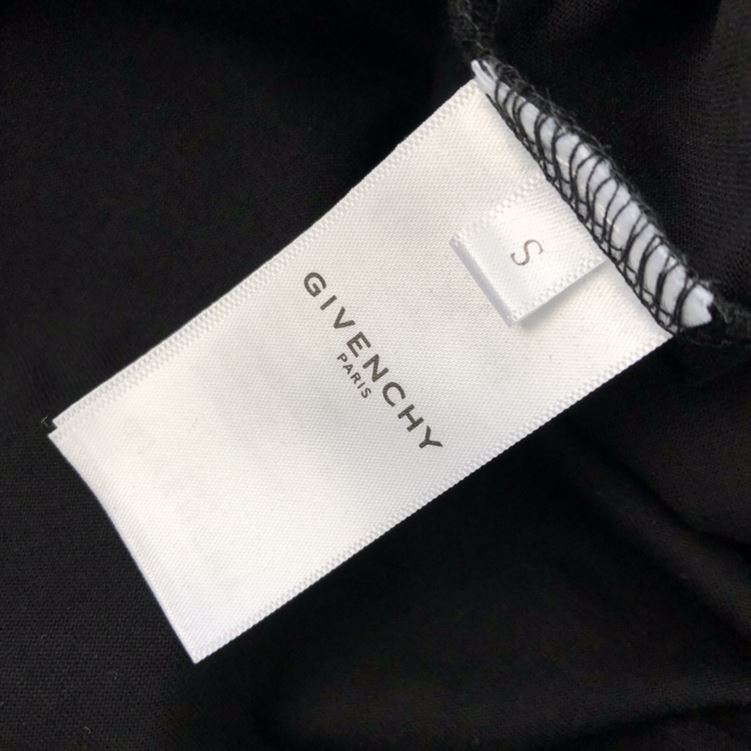 GIVENCHY SLIM FIT T-SHIRT IN JERSEY WITH CERAMIC PRINT IN BLACK – GTS003