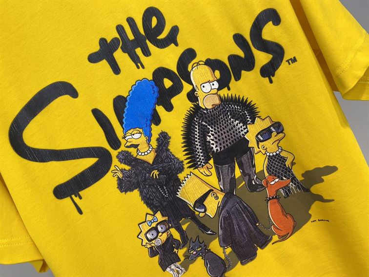 BALENCIAGA MEN’S THE SIMPSONS TM &  20TH TELEVISION T-SHIRT OVERSIZED IN YELLOW – BAS007