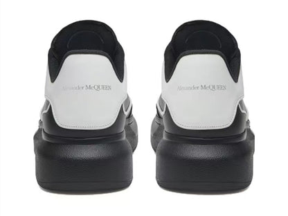 Alexander Mcqueen Men's Oversized Sneaker in Black/white