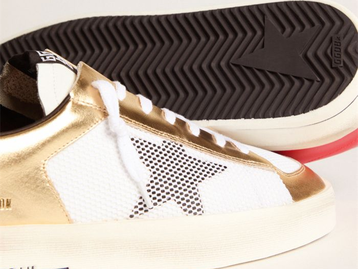 أحذية سنيكرز Stardan من GOLDEN GOOSE بلمسات ذهبية