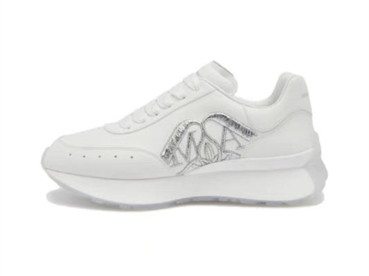 Alexander Mcqueen Women's Sprint Runner in White/silver