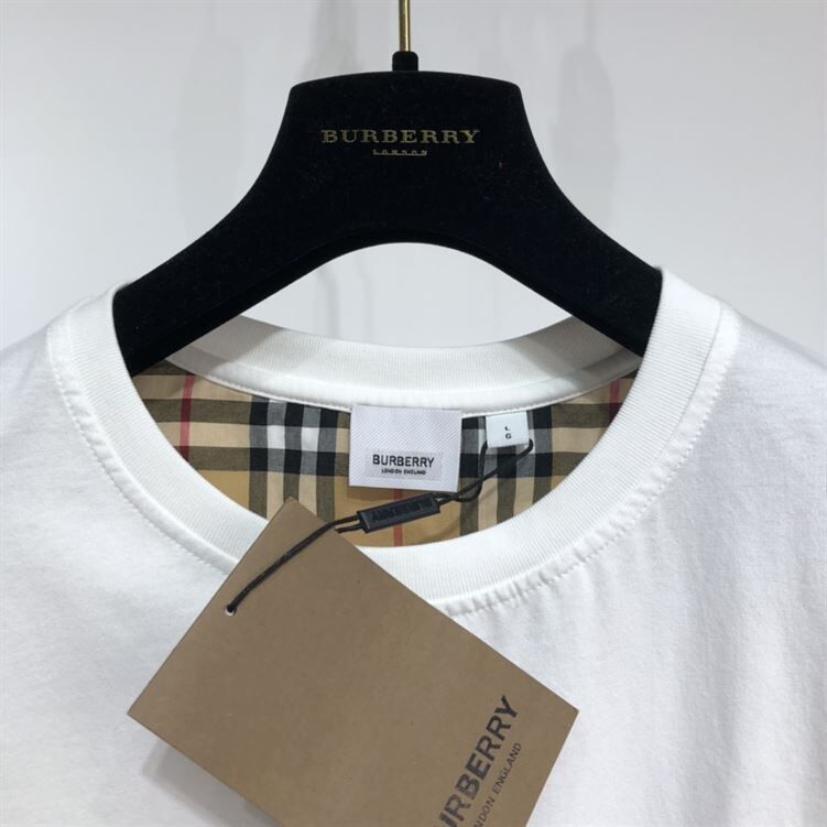 BURBERRY CHECK SLEEVE COTTON OVERSIZED T-SHIRT IN WHITE – BRS010