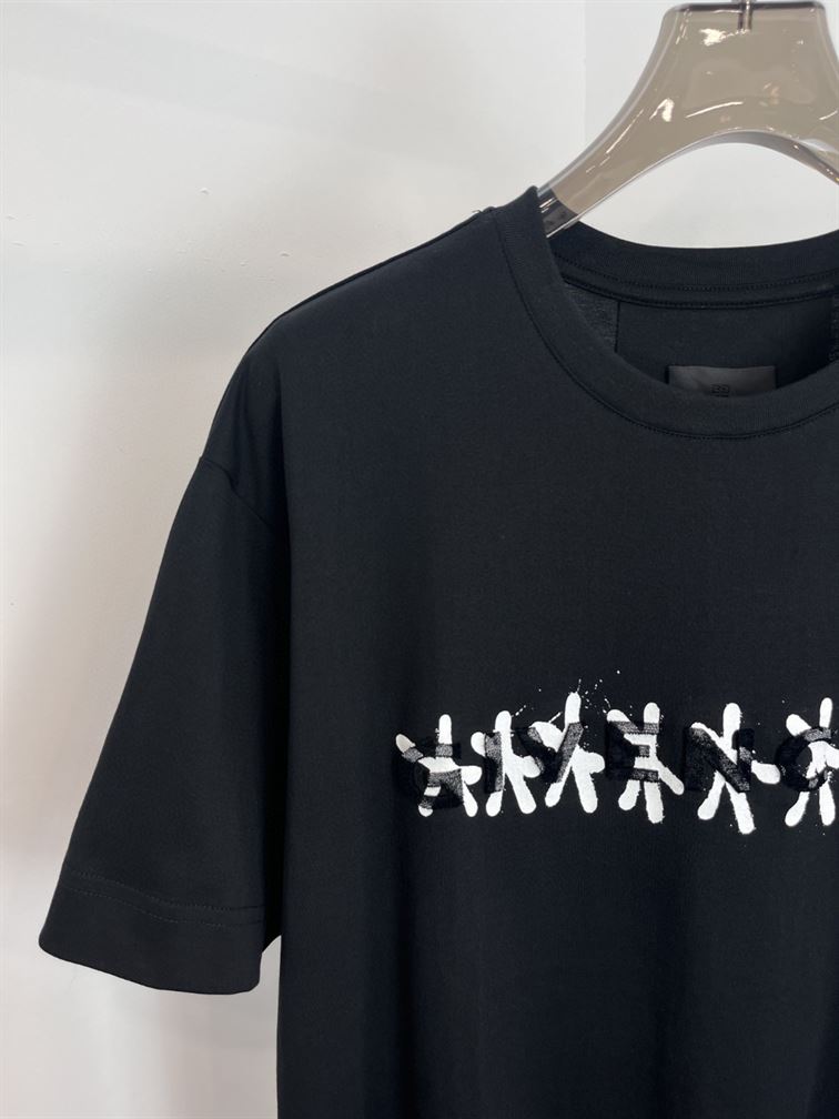 GIVENCHY SLIM FIT T-SHIRT WITH TAG EFFECT – GTS009