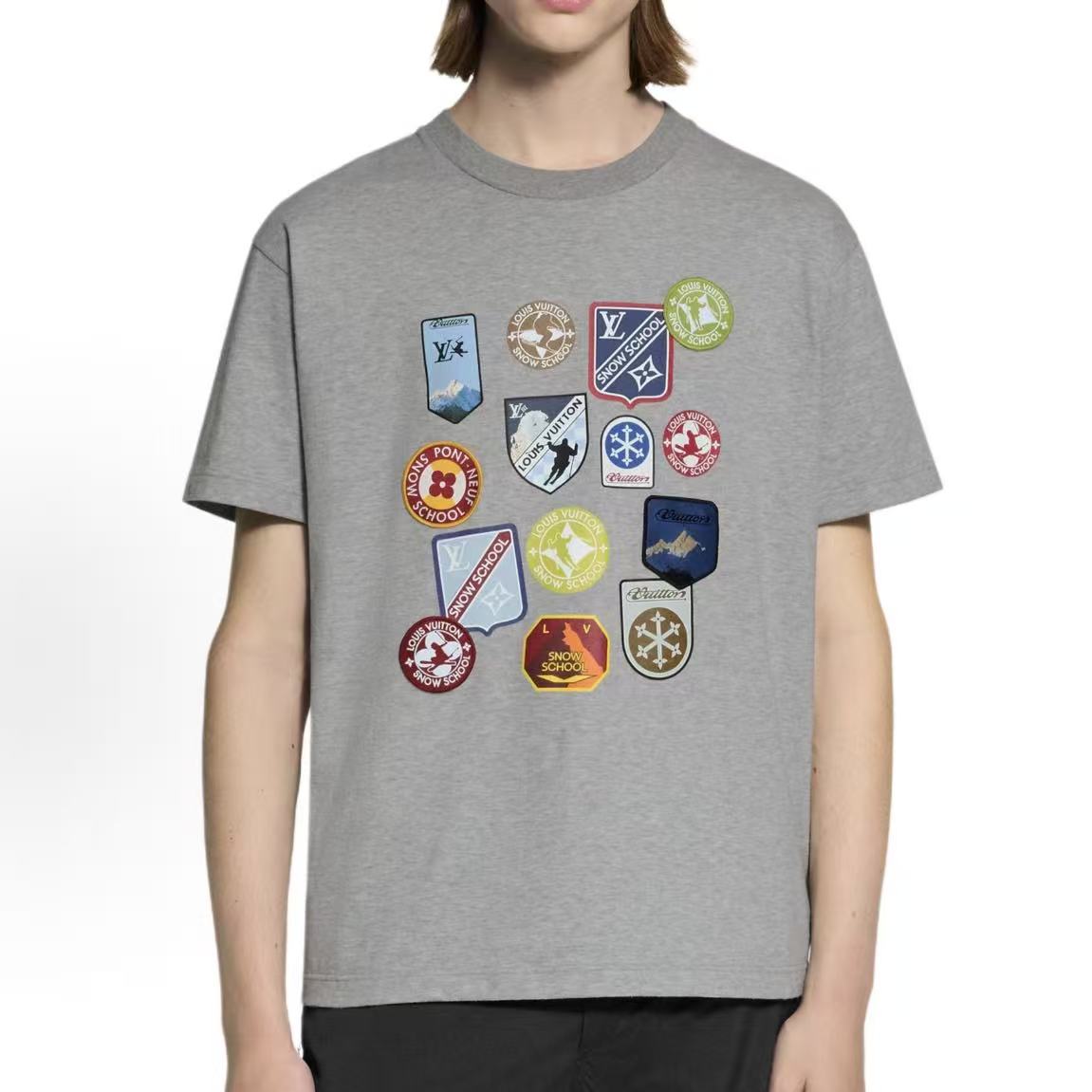LOUIS VUITTON SS26 Men's SKI Skiing Collection Round-neck Short-Sleeve T-Shirt (Men's Style) with Logo Patch