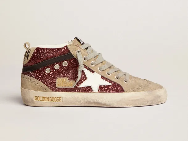 حذاء رياضي ميد ستار من GOLDEN GOOSE باللون الأحمر الداكن اللامع مع لمسات من جلد الشامواه بلون رمادي داكن ونجمة جلدية بيضاء