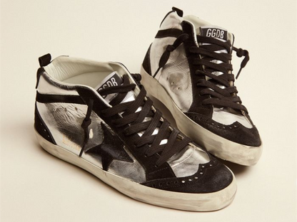 GOLDEN GOOSE حذاء سنيكرز Mid Star LTD من الجلد الفضي اللامع والجلد السويدي الأسود