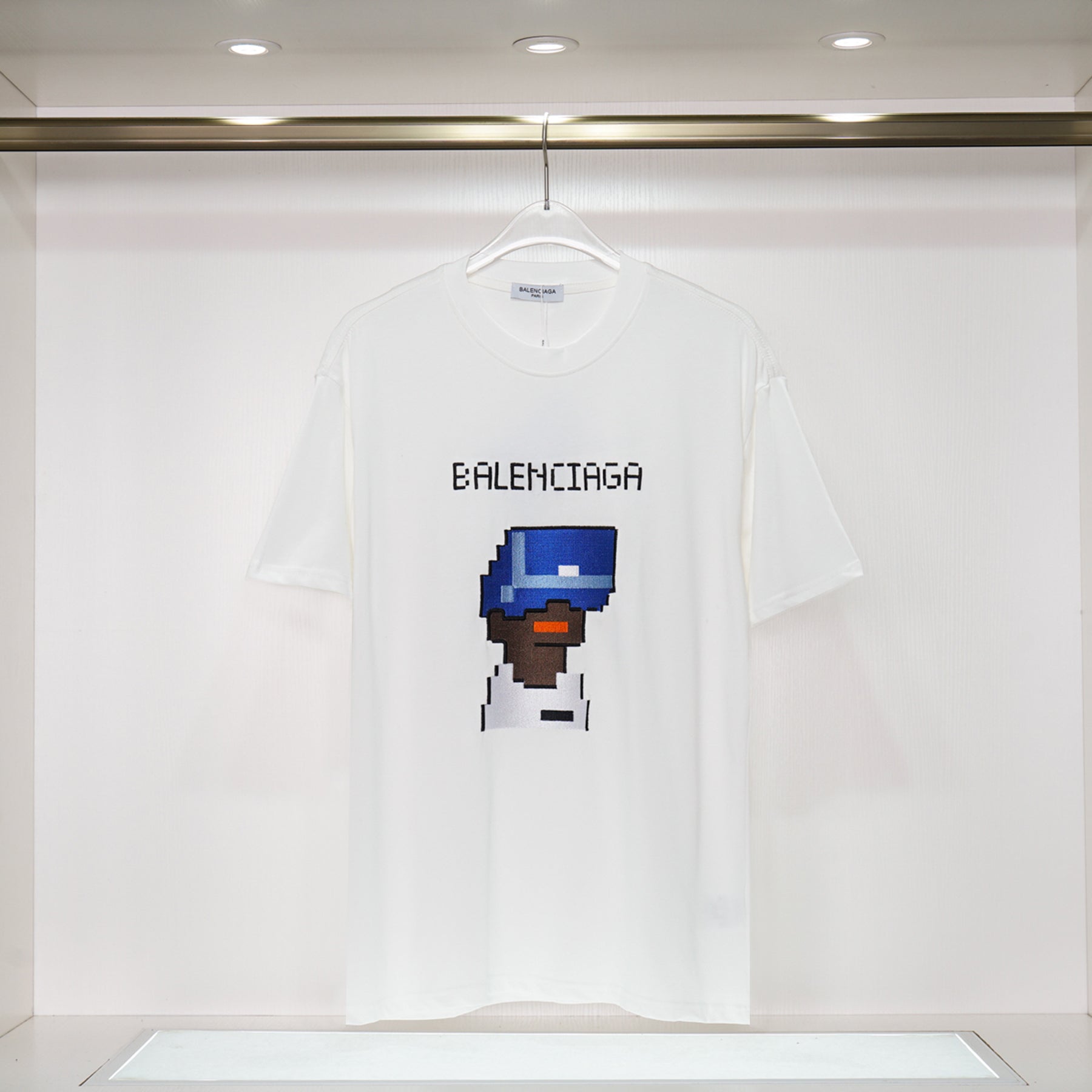 Balenciga logo tee xh9019 white